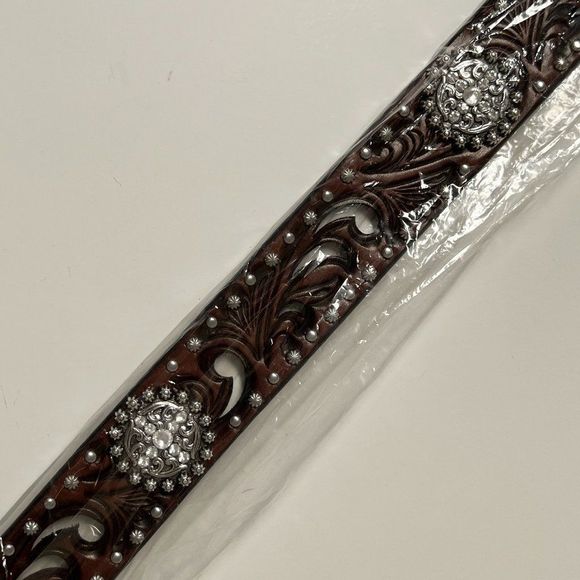 Ariat Women's Scroll Cutout Concho Nail Belt, - Picture 4 of 5